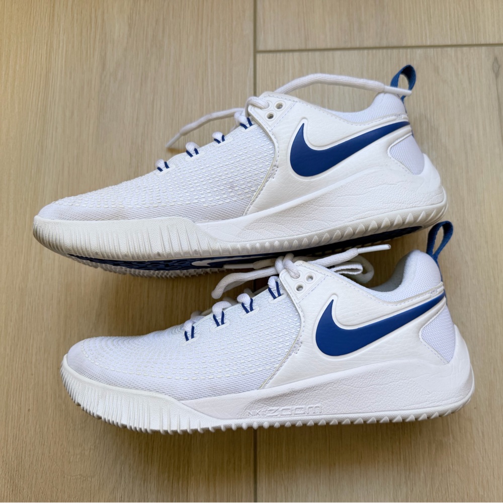 Nike Women's White and Blue Tennis Sneakers